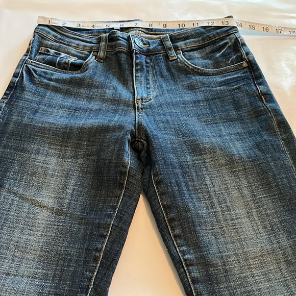Kut From The Kloth Catherine Crop Straight Leg Mid Rise Size 2 - Picture 4 of 16